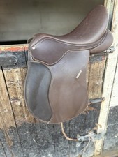 WINTEC 17" BROWN ALL PURPOSE SADDLE. WITH CAIR & CHANGEABLE GULLET. UNMOUNTED
