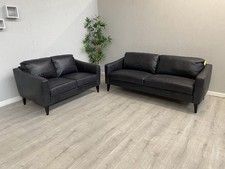 John Lewis BAILEY Style