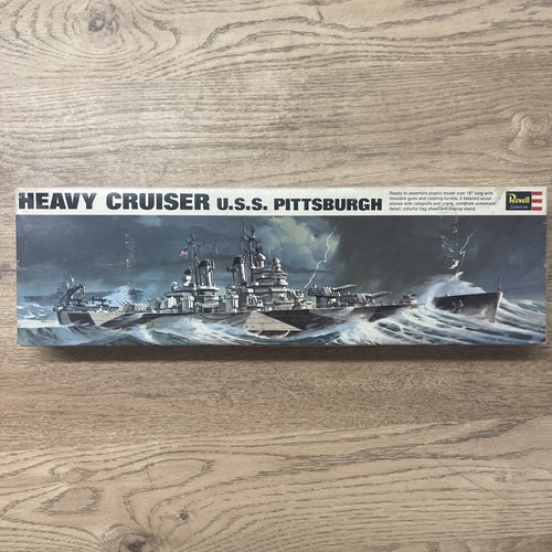 Vintage 1971 revell - 1971, heavy