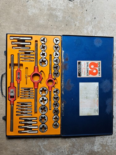 Agricultural tap and die - , set