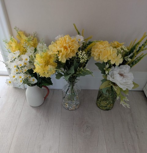 Table centre piece - table, artificial