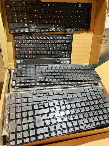 Various laptop keyboards - 40,