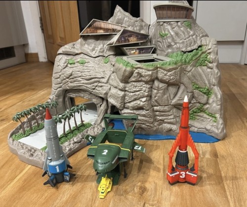 Thunderbirds are tracy - are,