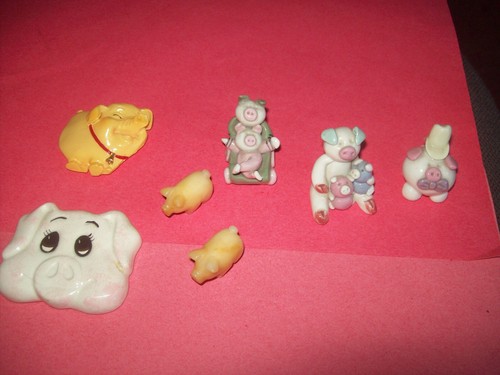 Lot seven pigs - lot,