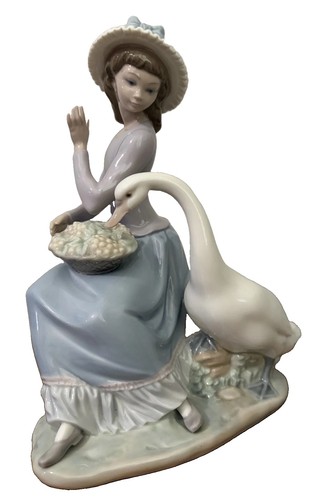Lladro goose trying - “goose, to