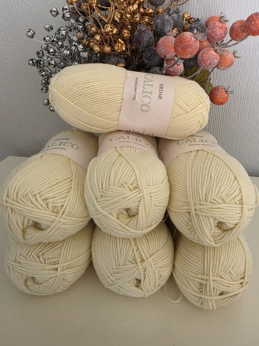 Lovely sirdar calico cream - calico,