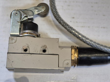 Micro/Limit switch roller lever, Omron..used..