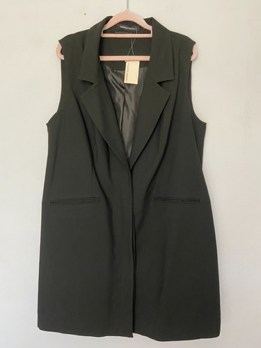 Capsule long black sleeveless
