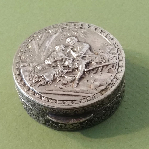 Vintage round hinged silver - hinged,