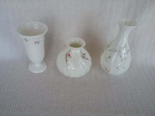 Vintage wedgwood fluted - 3x, bud