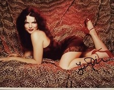 Laura Parilla signed 8x10