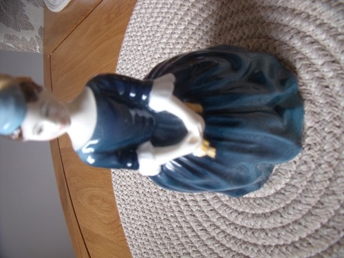 Royal doulton figurine hn2341 - doulton,