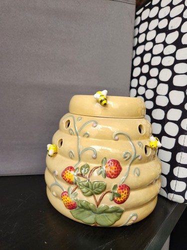 Partylite garden lites beehive - garden,
