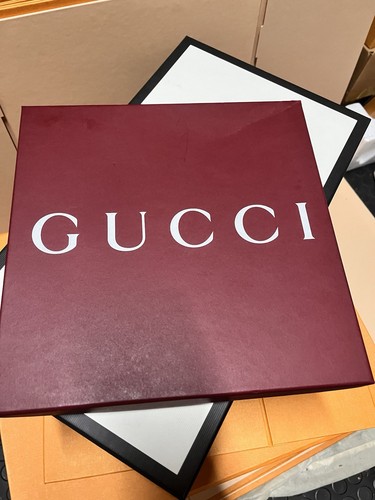 Gucci empty box - empty,