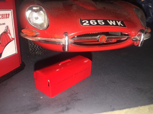 Diorama garage tool - diorama,