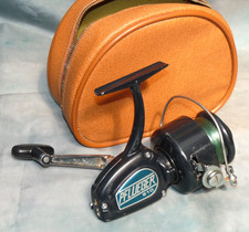 Pflueger 510 vintage spinning reel  ball bearings & leatherette case 039