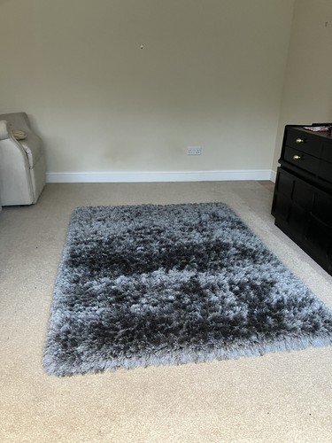 Thick heavy pile - shaggy, rug