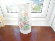 vase serrated edge flower