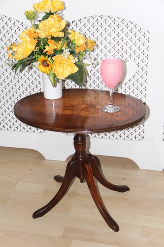 Vintage small mahogany tilt - small,