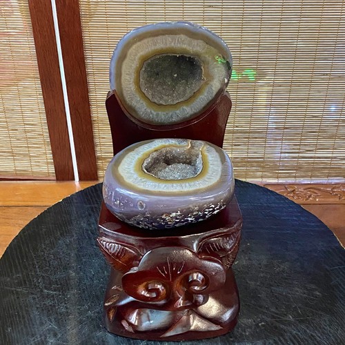 01lb natural amethyst geode - natural,