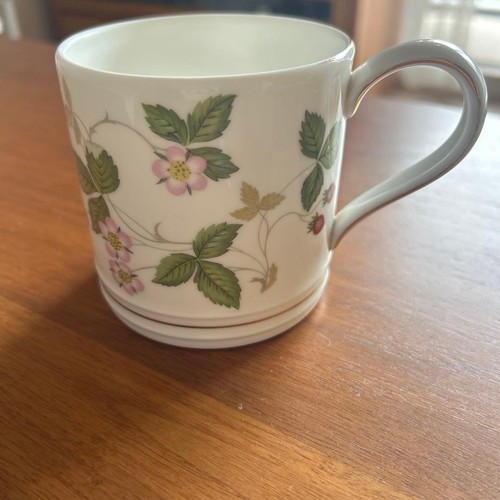 Wedgwood wild strawberry mug - strawberry,