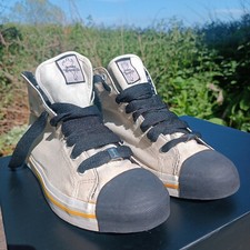 PONY Snoop Doggy biscuitz