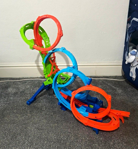 Hot wheels diecast multi - diecast, multi-loop