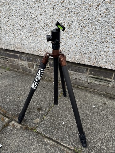 Legged thing carbon fibre - legged,