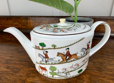 WEDGWOOD POTTERY HUNTING SCENES 5" HIGH TEAPOT A/F FOR DISPLAY OR RESTORATION