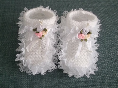 Hand knitted baby shoes - hand, shoes/