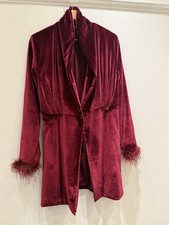 Boohoo size 8 Velvet Feather
