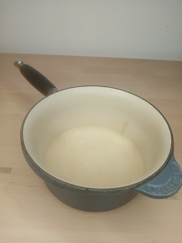 Creuset cast iron - le,