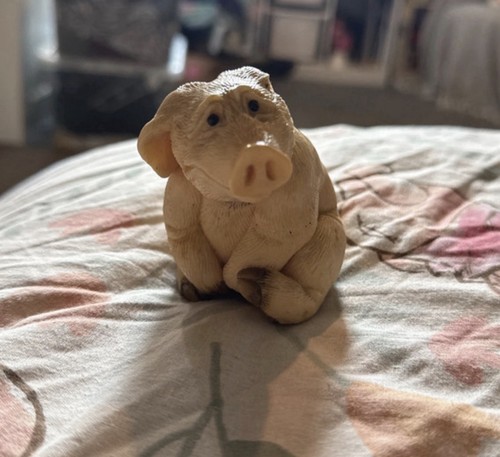 Piggin desperate pig figurine