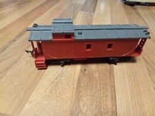 Triang R115 Red Caboose OO
