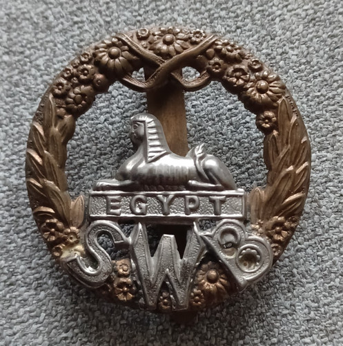 British army cap badge - ww,