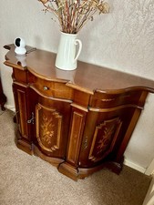 Very Pretty Scalloped Edge Dining Room Sideboard With Cupboards And Drawers