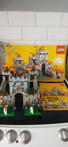Lego kings castle 6080 boxed - kings,