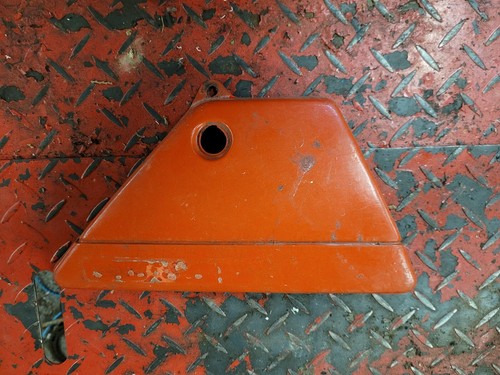 Suzuki gp100 gp125 side panel - gp100/gp125,