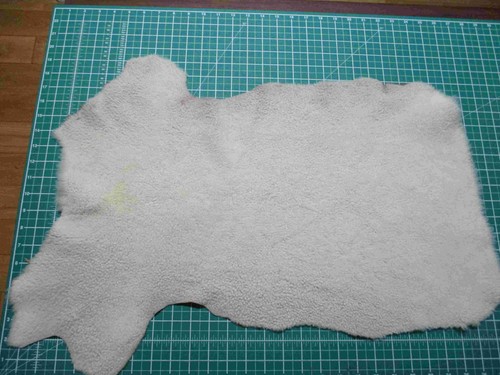 Cream short curly sheepskin - cream,