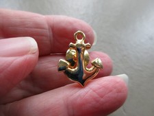 VINTAGE GOLD TONE SHIPS ANCHOR SAILING LAPEL BADGE UNISEX BROOCH PIN PRETTY UK