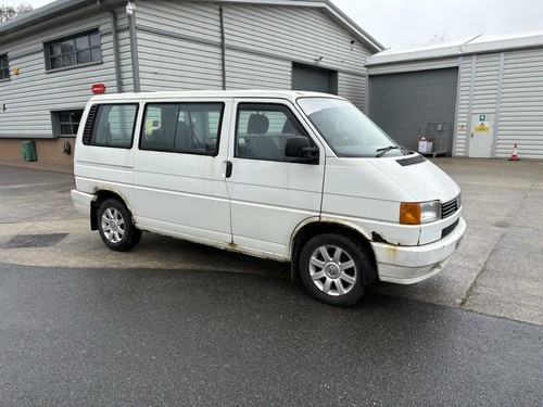 Caravelle 4d white swb - vw,