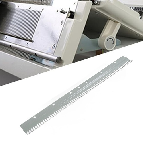 Knitting needle comb - cast, on