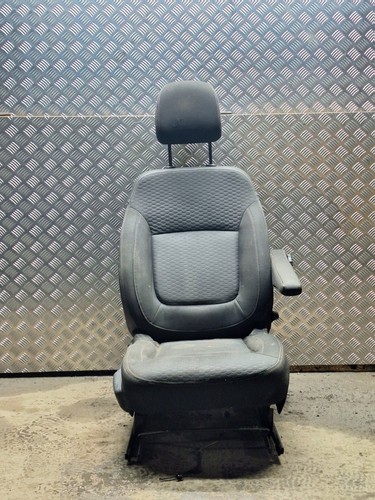 Renault trafic vauxhall vivaro - renault,