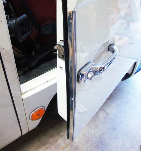 Bay door edge trims - t2,