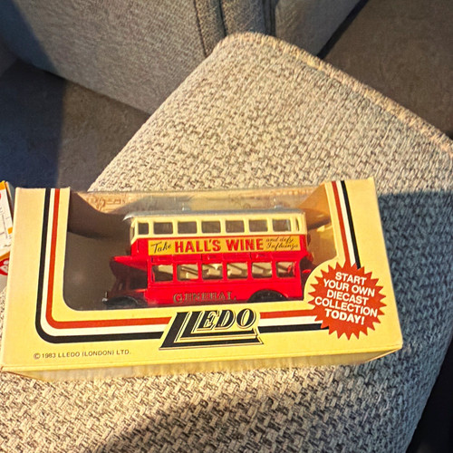 Lledo diecast model - diecast, 'tate