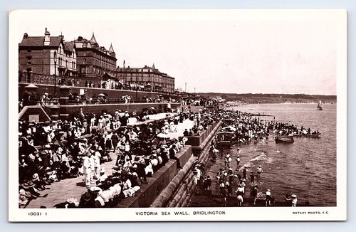 Postcard victoria sea wall - postcard,