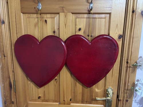 Red polystyrene hanging - x,