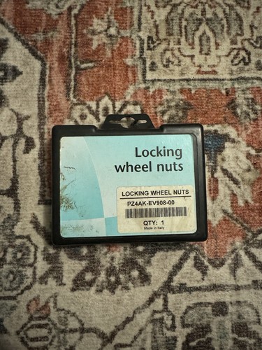 Locking wheel nuts - locking,