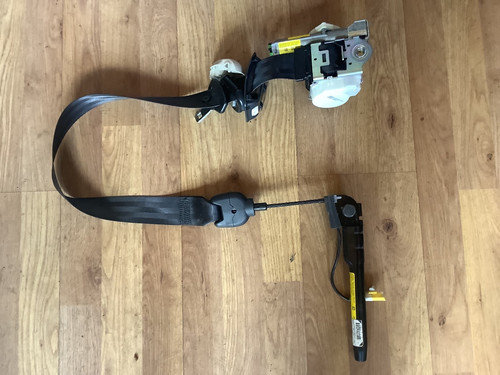 Fiat 500 front seat belt - fiat,