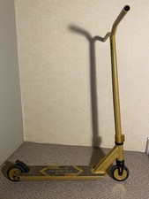 Fuzion Gold Stunt Scooter – Excellent Condition, Fun and Durable (gold)